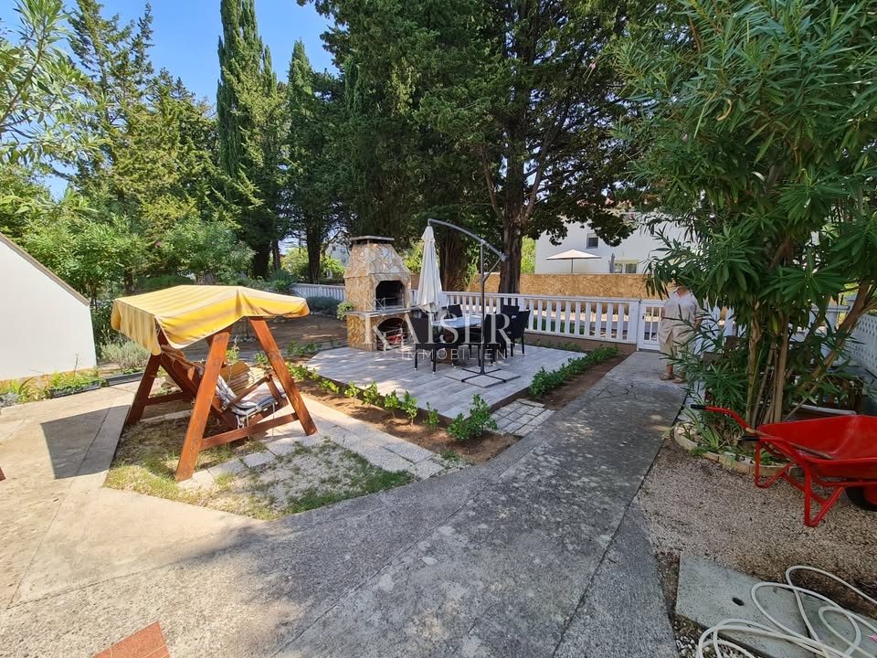 Zara - Casa Sabunike con 6 appartamenti 233 m2