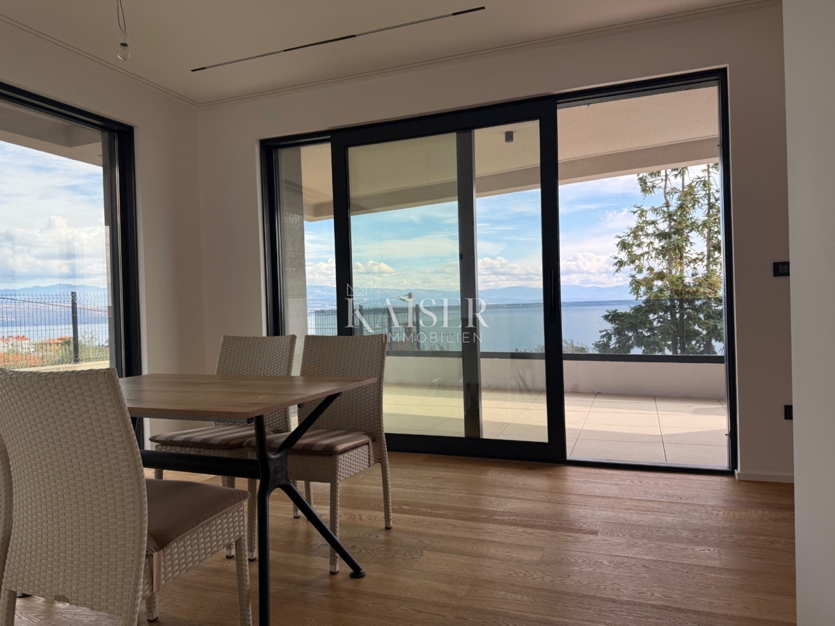 Opatija, Lovran - appartamento in un edificio nuovo con una splendida vista e giardino