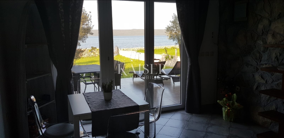 Otoki Pašman, Dobropoljana: Casa bifamiliare 1a fila dal mare