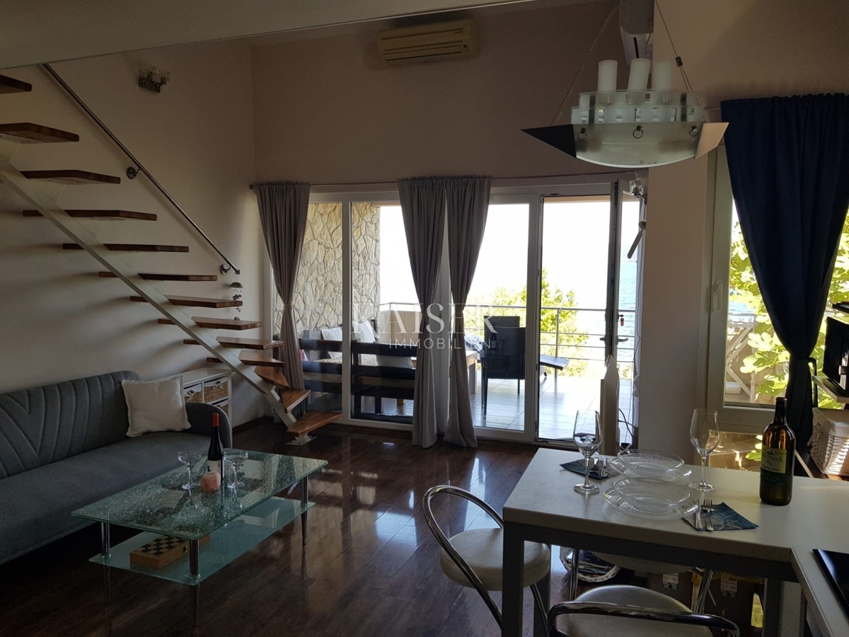 Otoki Pašman, Dobropoljana: Casa bifamiliare 1a fila dal mare