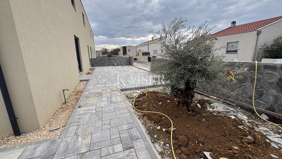 Zadar, Privlaka - nuova casa con giardino, a 600 m dal mare