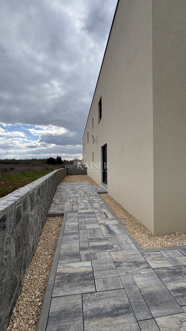 Zadar, Privlaka - nuova casa con giardino, a 600 m dal mare