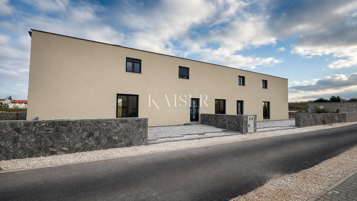 Zadar, Privlaka - nuova casa con giardino, a 600 m dal mare