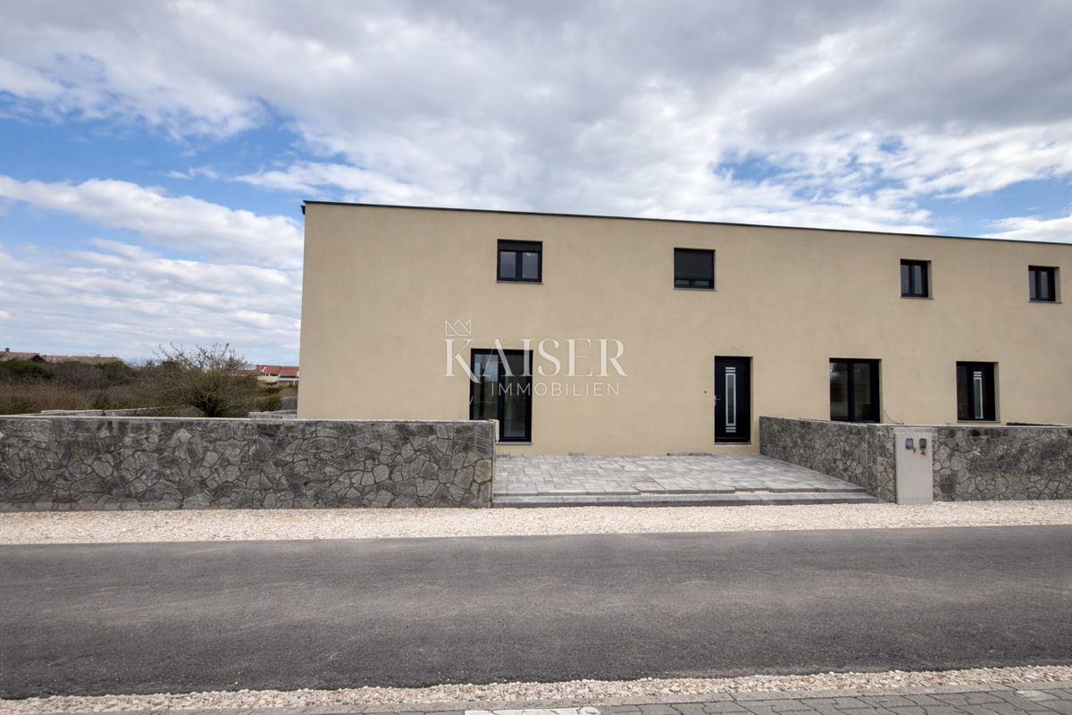 Zadar, Privlaka - nuova casa con giardino, a 600 m dal mare