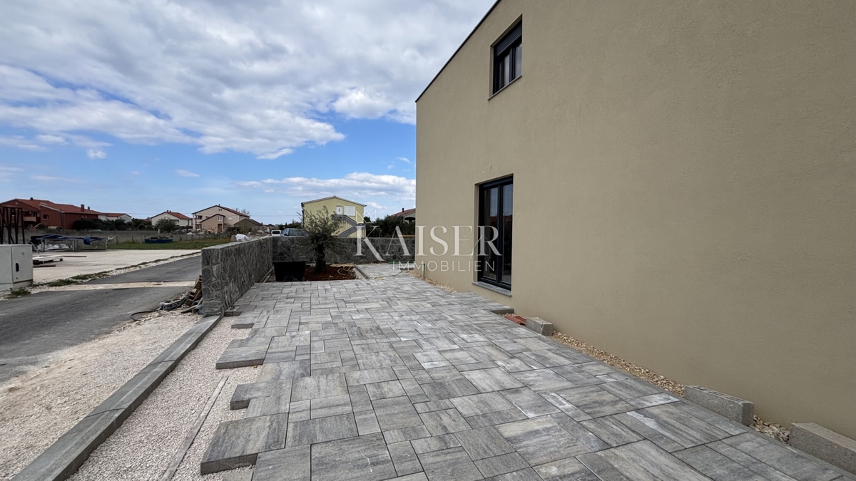 Zadar, Privlaka - nuova casa con giardino, a 600 m dal mare