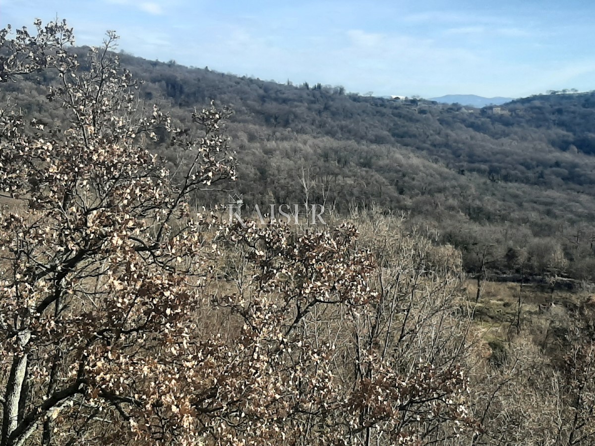 Brseč, Mošćenička Draga, 2.585m2