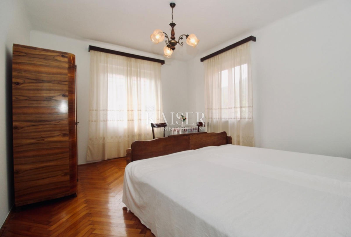 Opatija, Lovran – Piano di una casa familiare con terrazza e giardino al centro