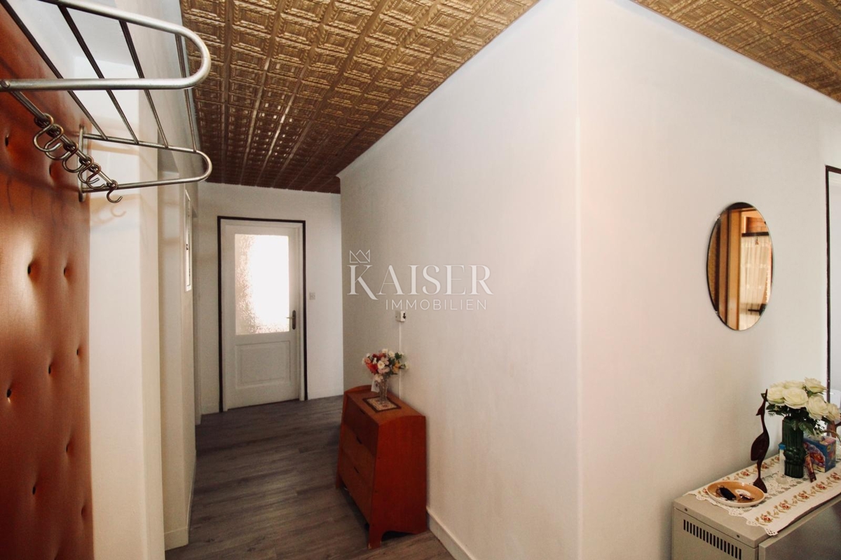 Opatija, Lovran – Piano di una casa familiare con terrazza e giardino al centro