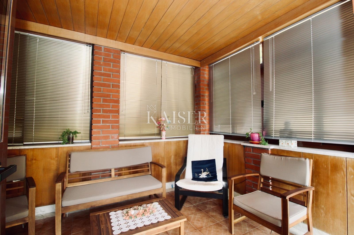 Opatija, Lovran – Piano di una casa familiare con terrazza e giardino al centro