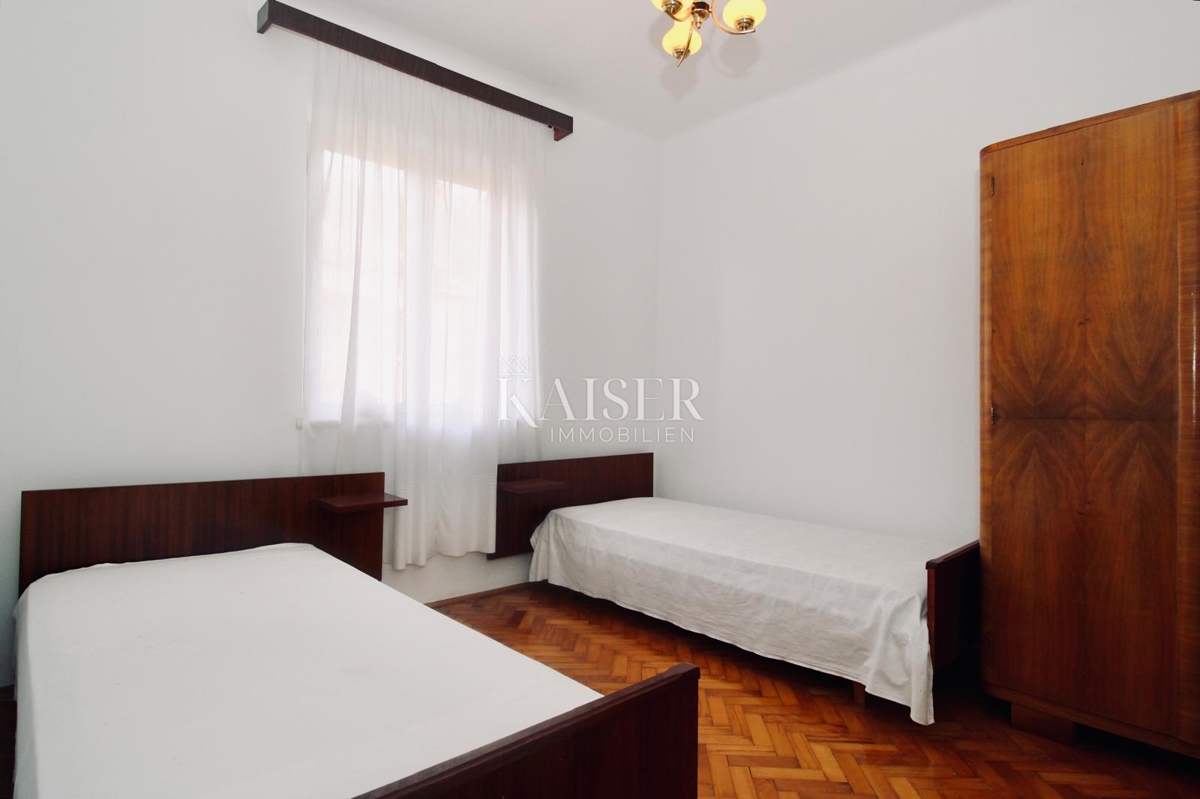 Opatija, Lovran – Piano di una casa familiare con terrazza e giardino al centro