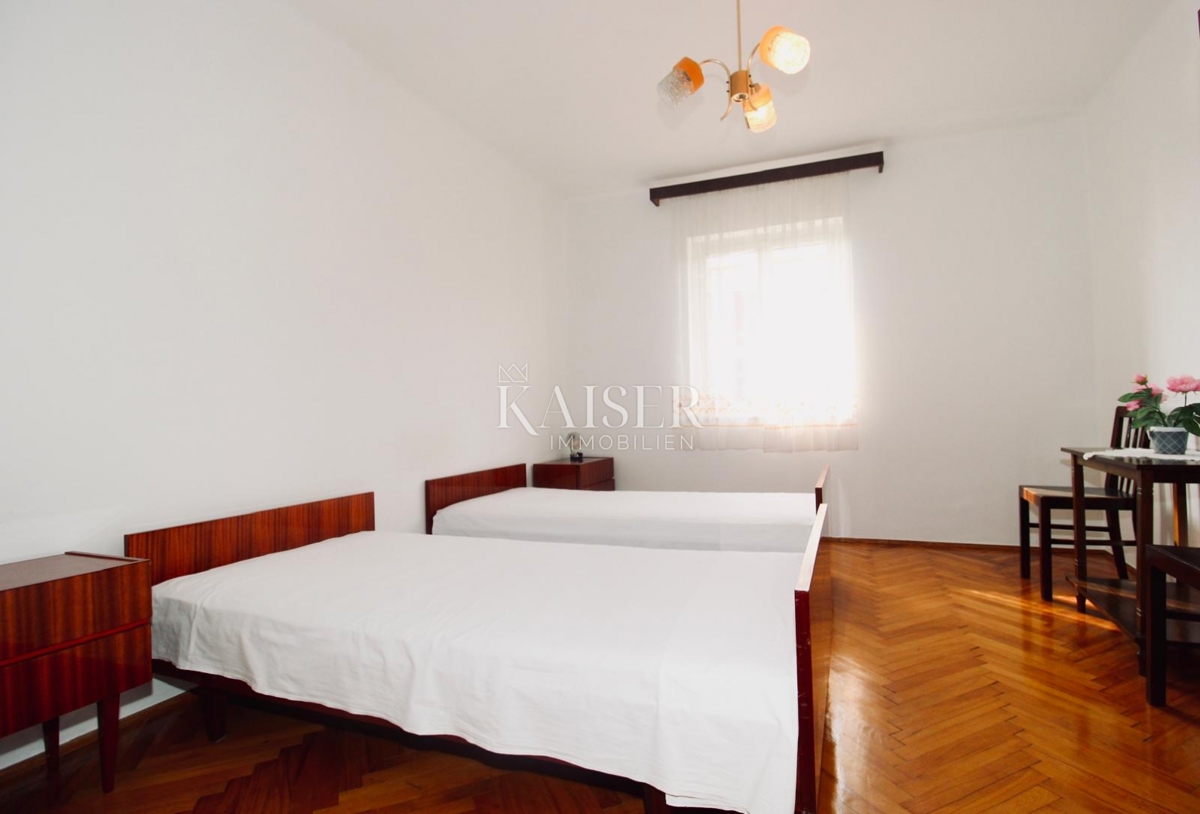 Opatija, Lovran – Piano di una casa familiare con terrazza e giardino al centro