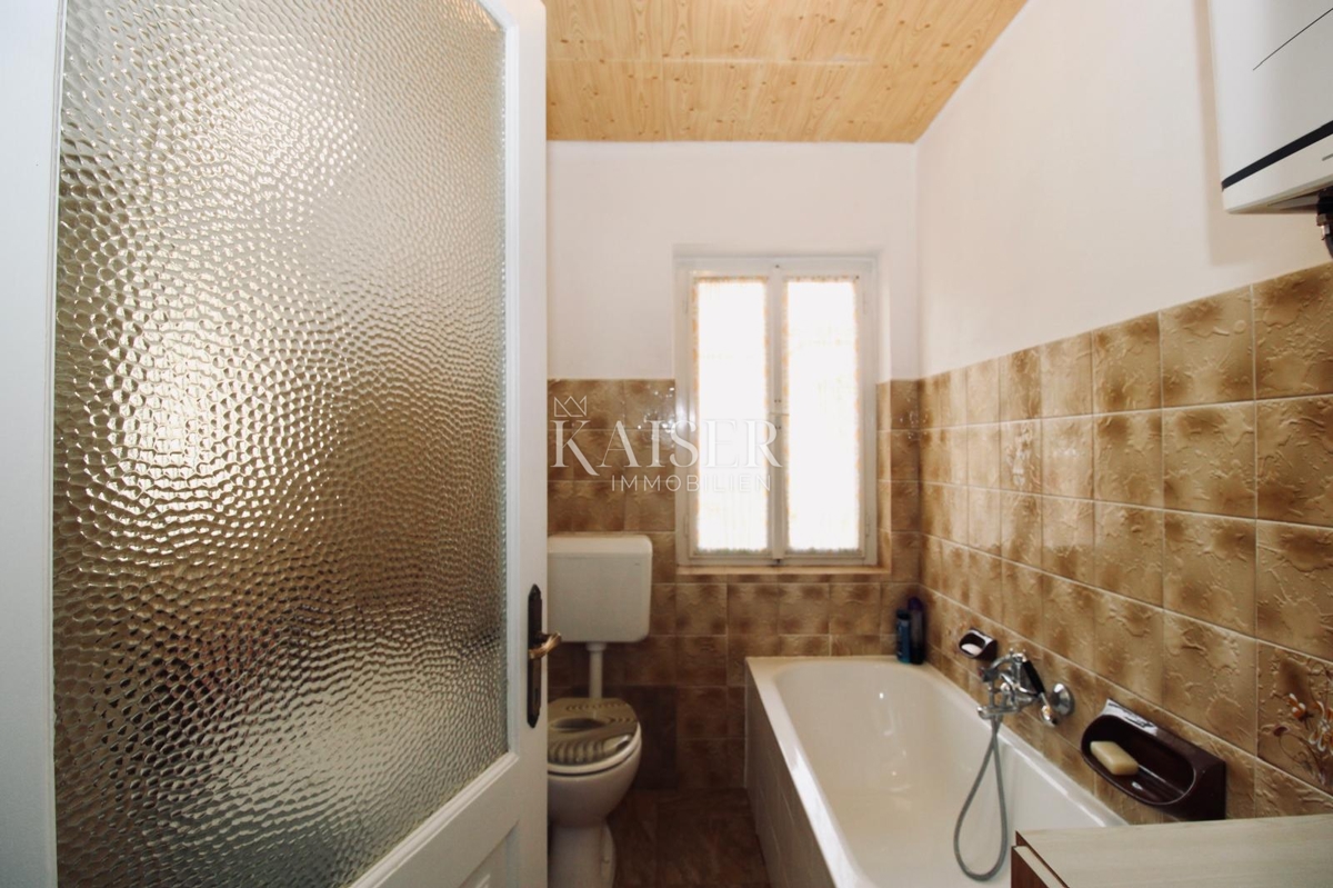 Opatija, Lovran – Piano di una casa familiare con terrazza e giardino al centro