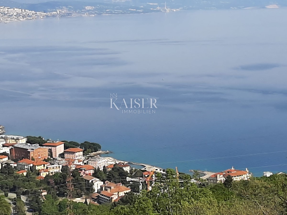 Veprinac, Veprinac- Terra con una vista unica sul mare