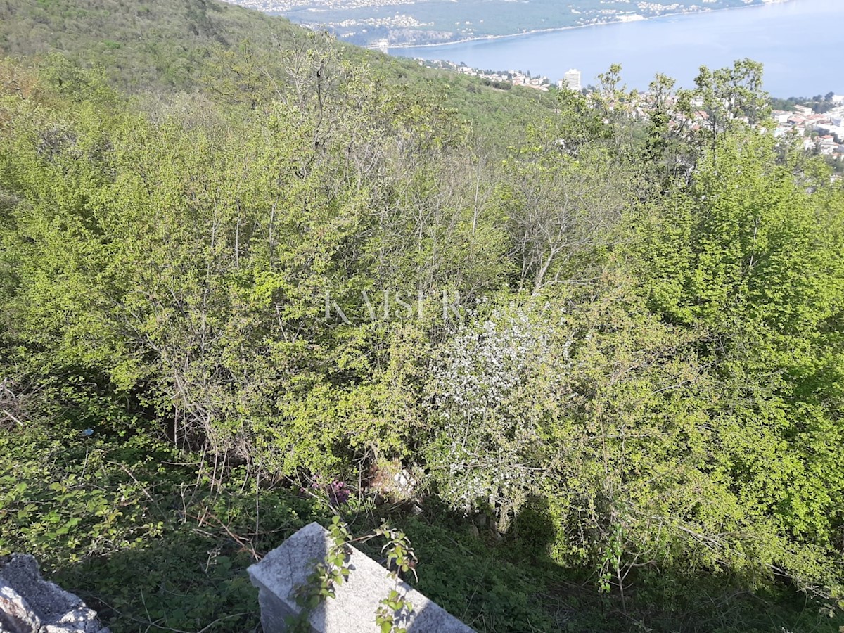 Veprinac, Veprinac- Terra con una vista unica sul mare