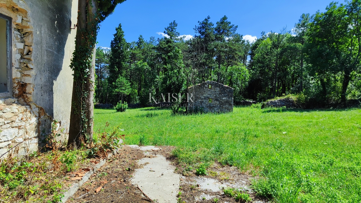 Istria, Labin - casa per adattamento, 110 m2