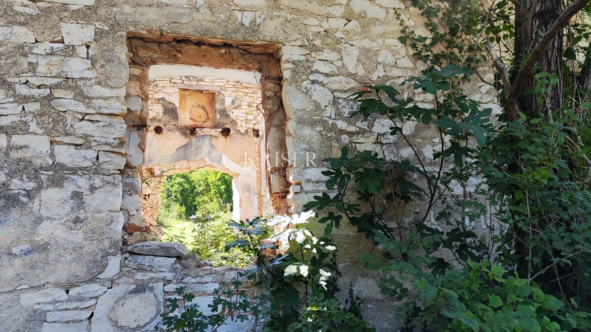 Istria, Labin - casa per adattamento, 110 m2