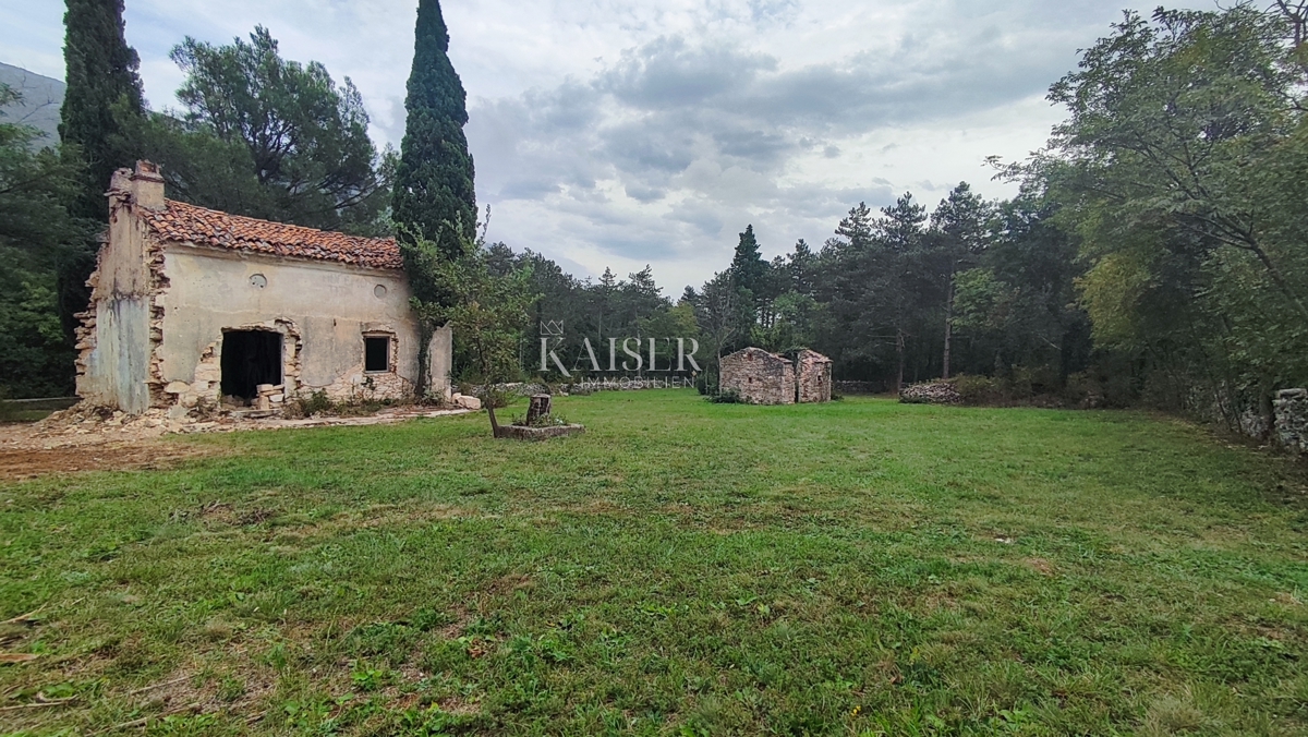 Istria, Labin - casa per adattamento, 110 m2