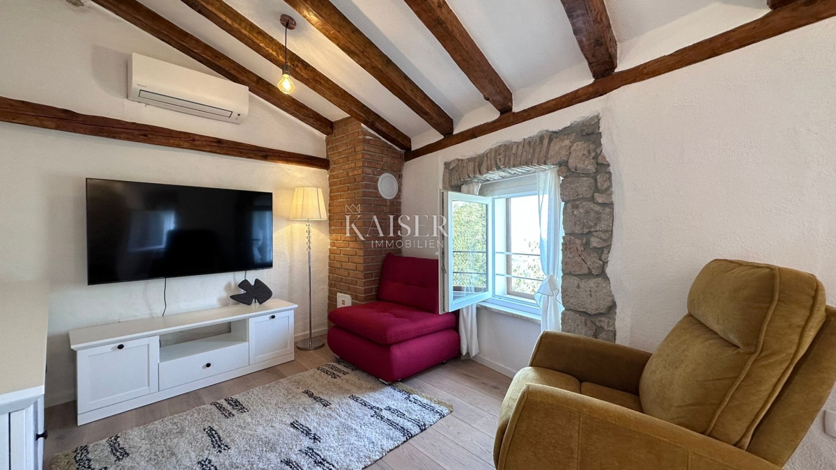 Isola di Krk, Omišalj - casa a schiera con vista mare, 54 m2