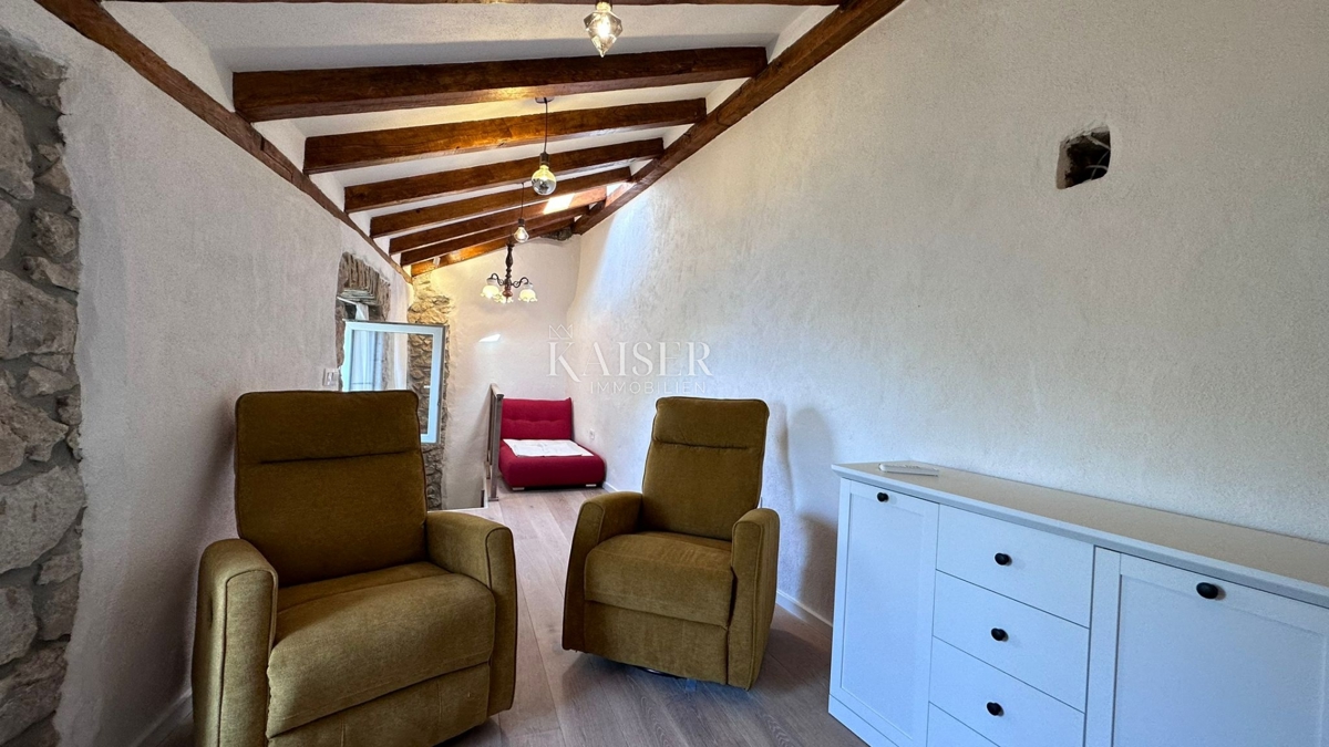 Isola di Krk, Omišalj - casa a schiera con vista mare, 54 m2