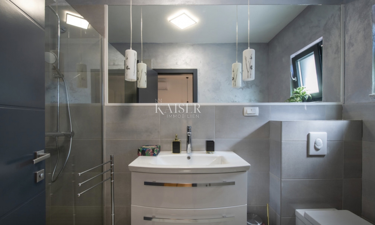 Labin - nuova costruzione con piscina, 190 m2
