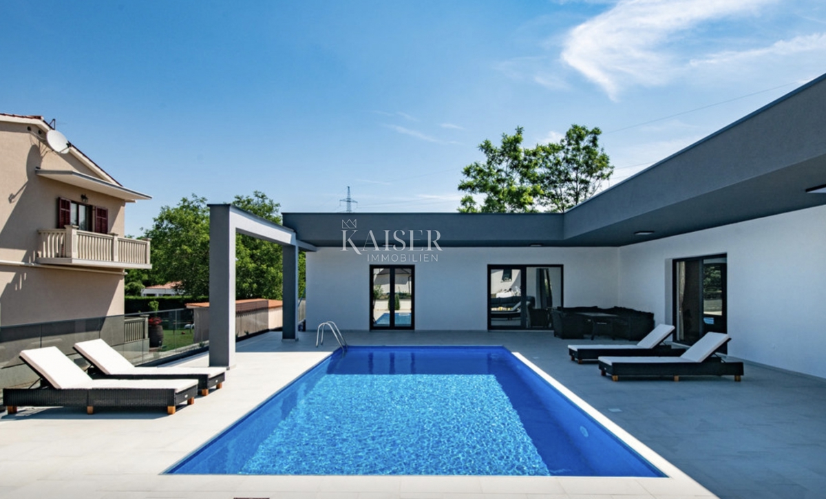 Labin - nuova costruzione con piscina, 190 m2