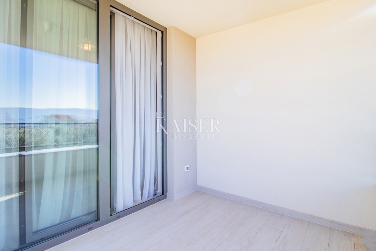 Isola di Krk, Brzac - villa moderna con piscina 165m2