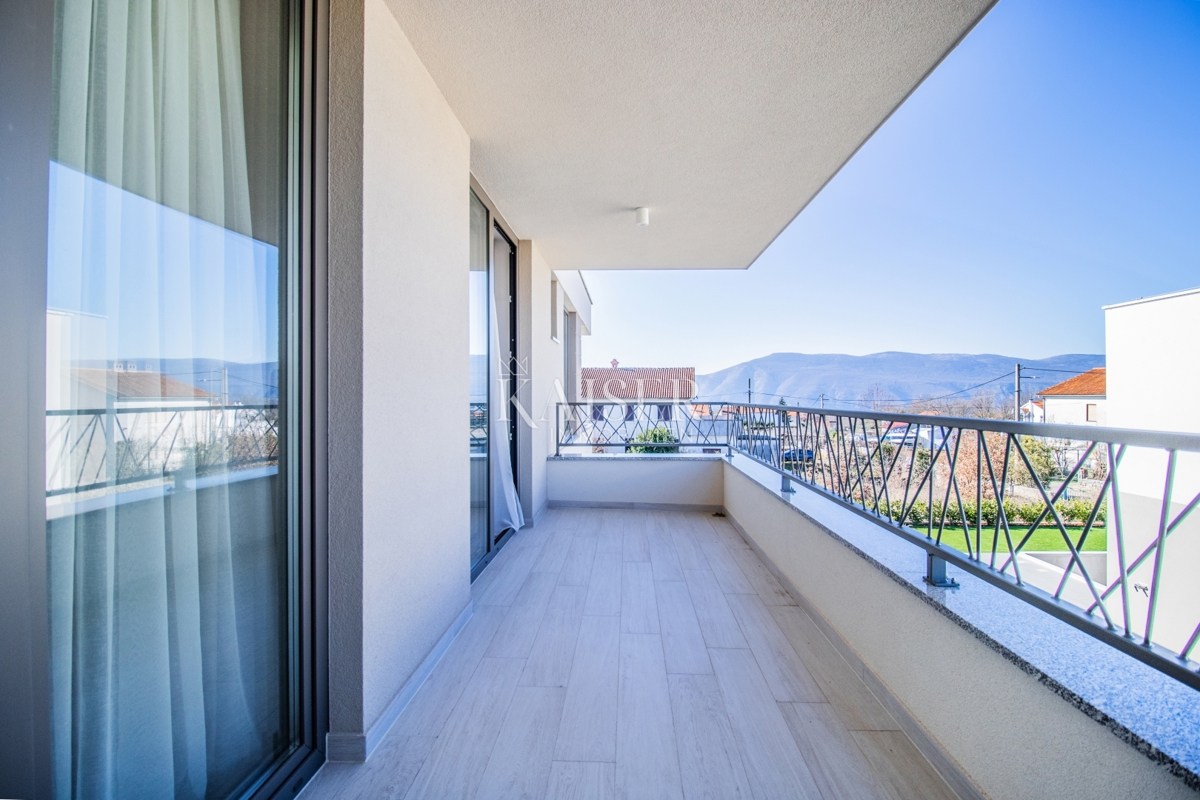 Isola di Krk, Brzac - villa moderna con piscina 165m2