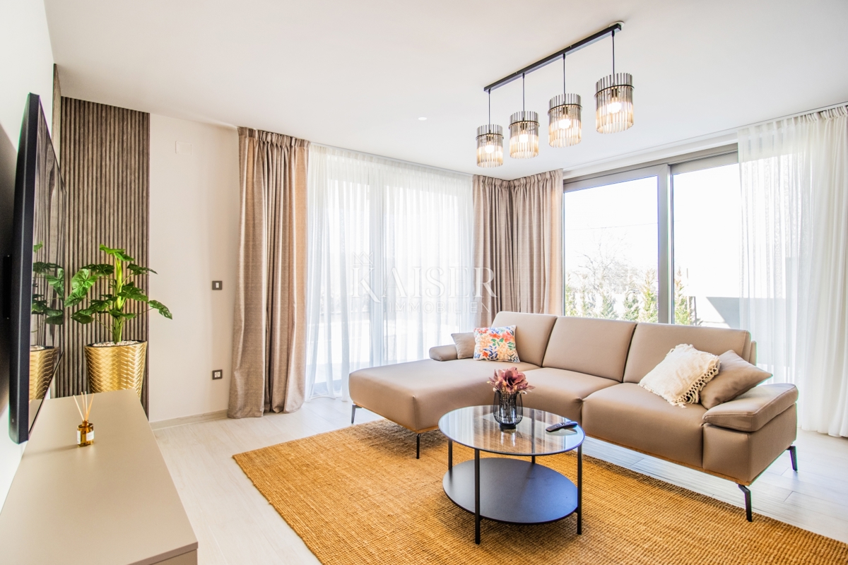 Isola di Krk, Brzac - villa moderna con piscina 165m2