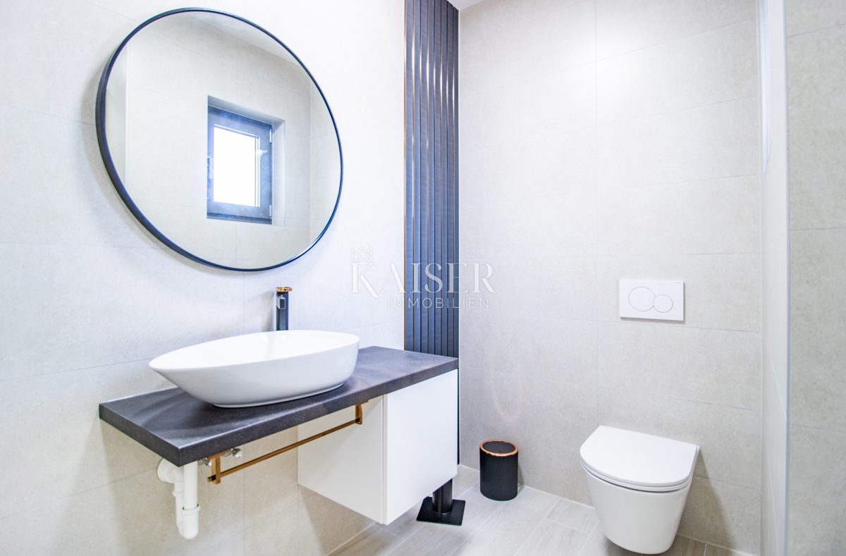 Isola di Krk, Brzac - villa moderna con piscina 165m2