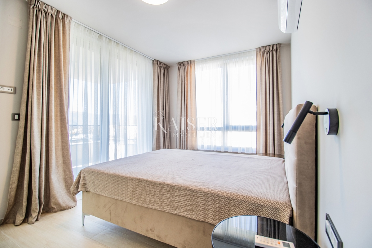 Isola di Krk, Brzac - villa moderna con piscina 165m2
