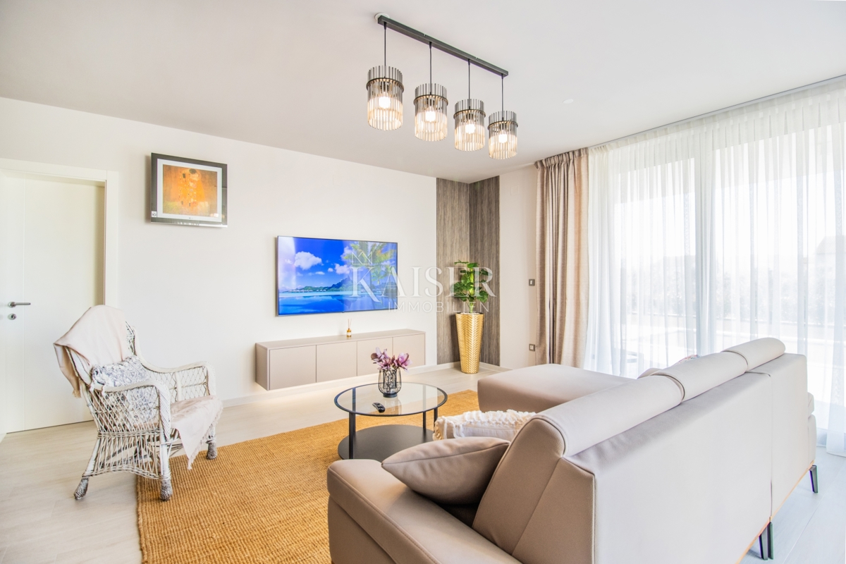Isola di Krk, Brzac - villa moderna con piscina 165m2