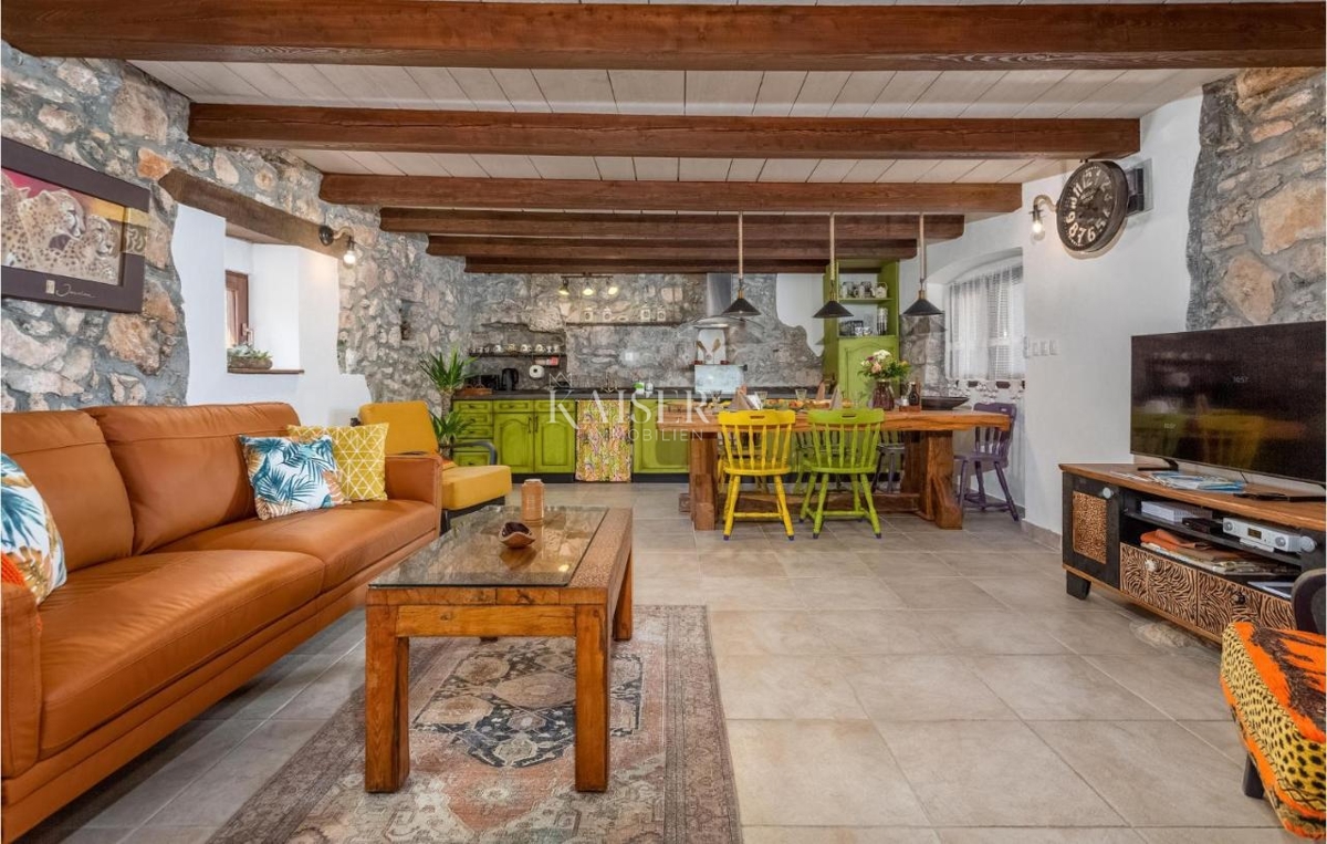 Isola di Krk, Bajčići - casa in pietra ristrutturata 80m2 