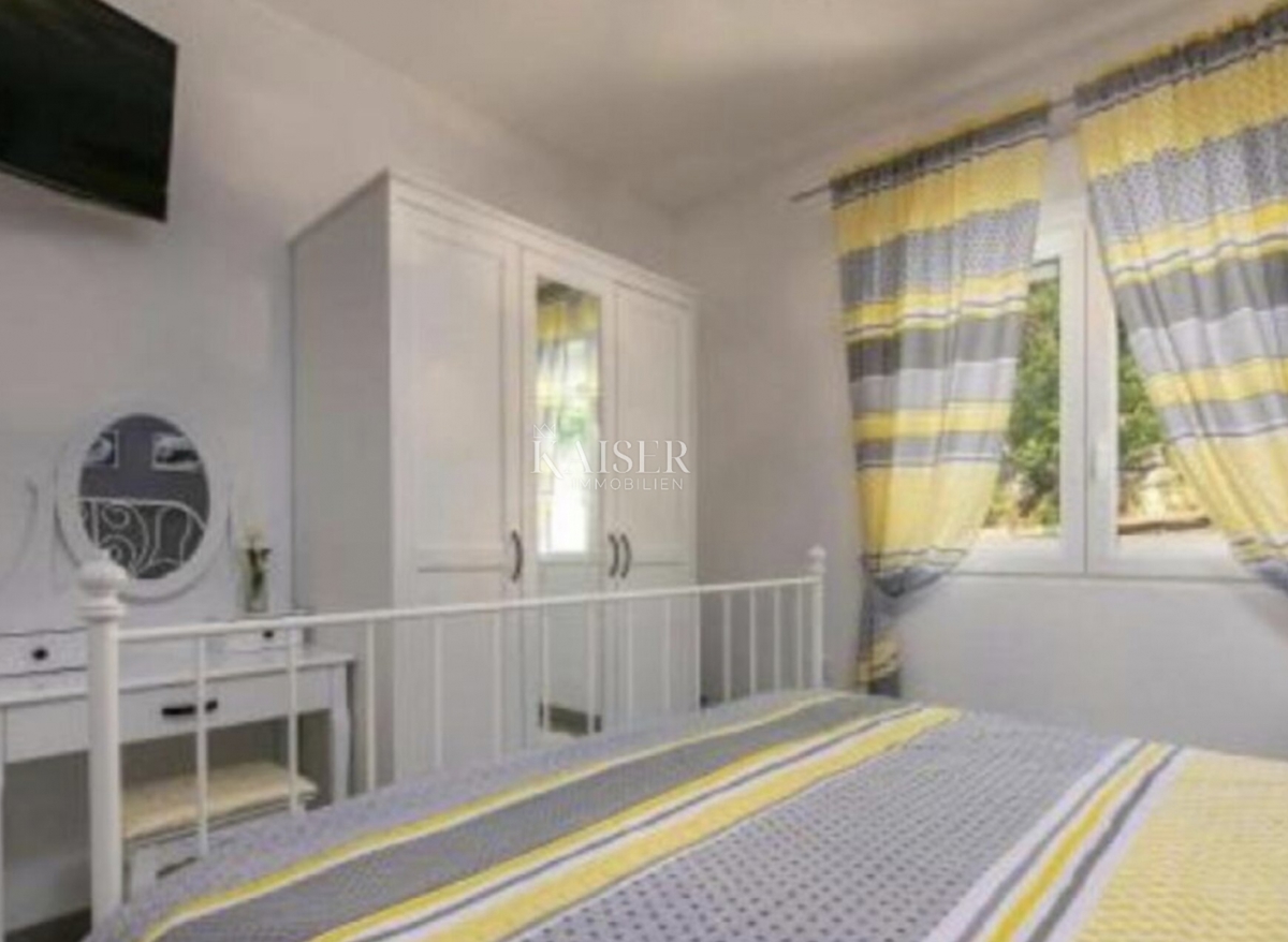 Rakalj - casa con piscina, 78 m2