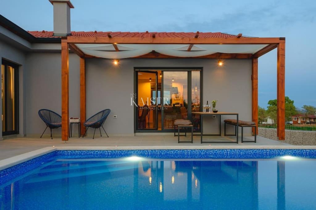Istria, Barbana - casa con piscina immersa nella natura, 156 m2