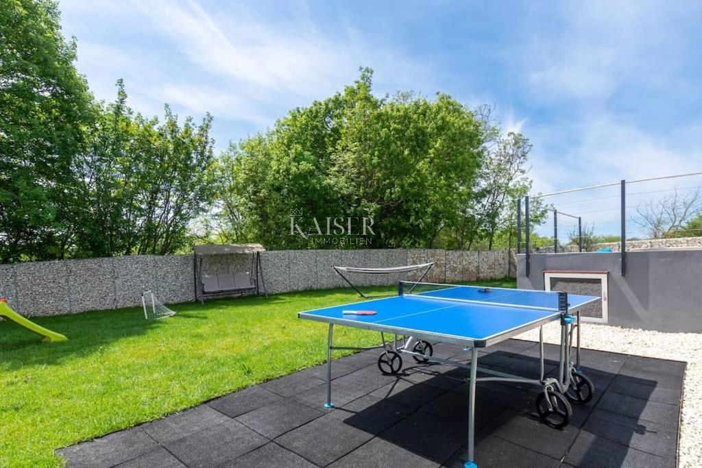 Istria, Barbana - casa con piscina immersa nella natura, 156 m2