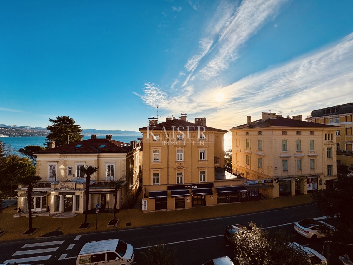 Opatija - appartamento di 4 locali nel centro, 120 m2, 3 balconi, parcheggio