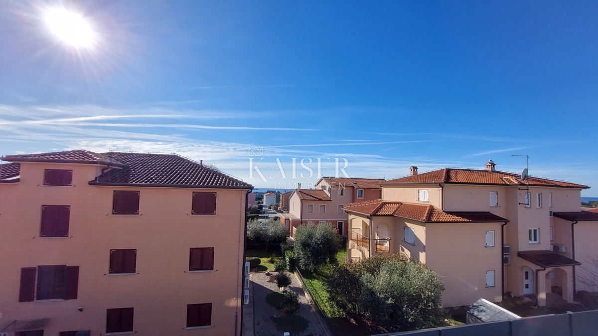 Istria, Cittanova - appartamento con due camere da letto e soggiorno, 66m2; primo piano