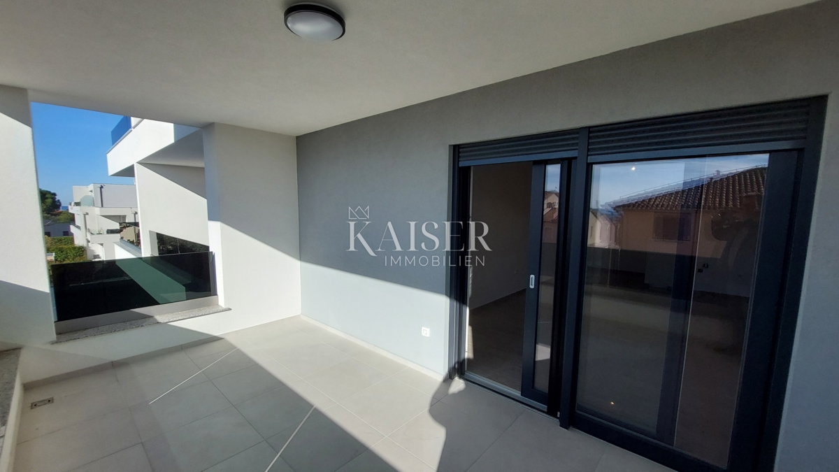 Istria, Cittanova - appartamento con due camere da letto e soggiorno, 66m2; primo piano