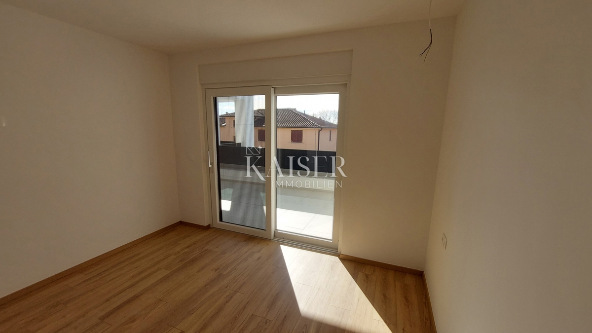 Istria, Cittanova - appartamento con due camere da letto e soggiorno, 66m2; primo piano