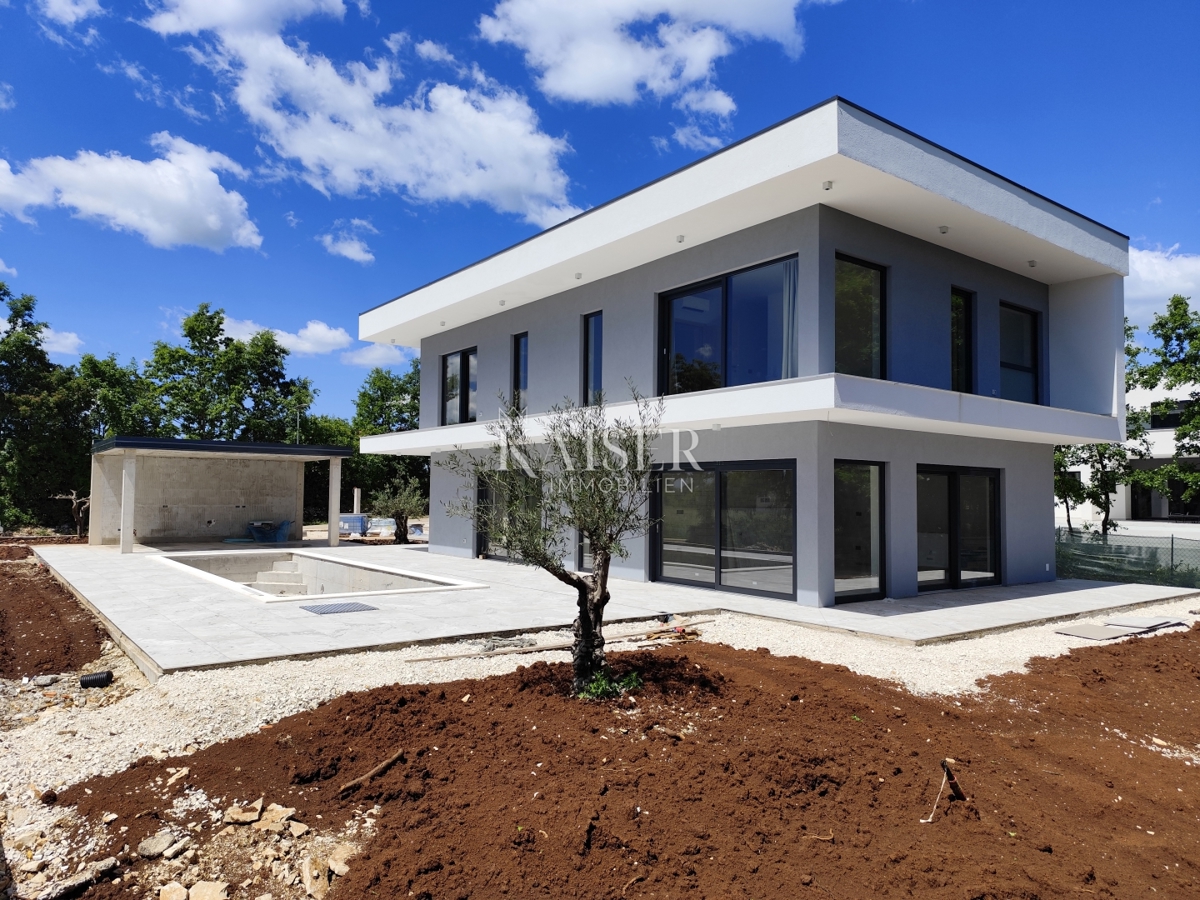 Istria, Žminj - villa moderna con piscina