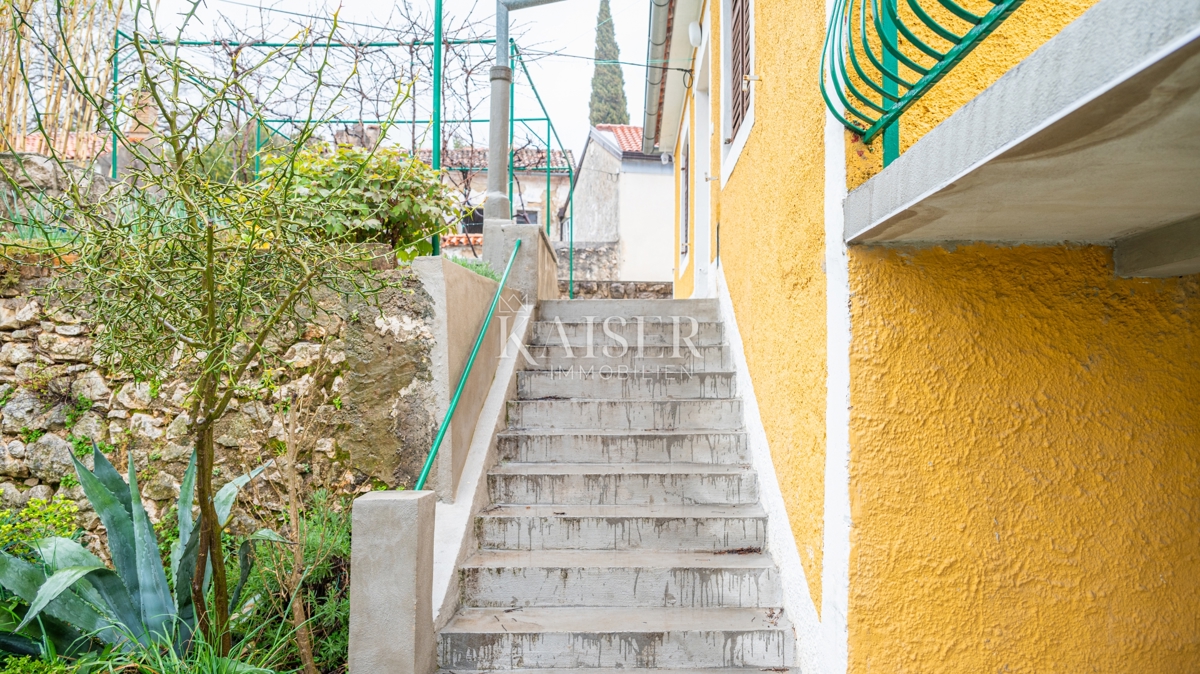Rijeka, Kostrena - casa con una bella vista e giardino