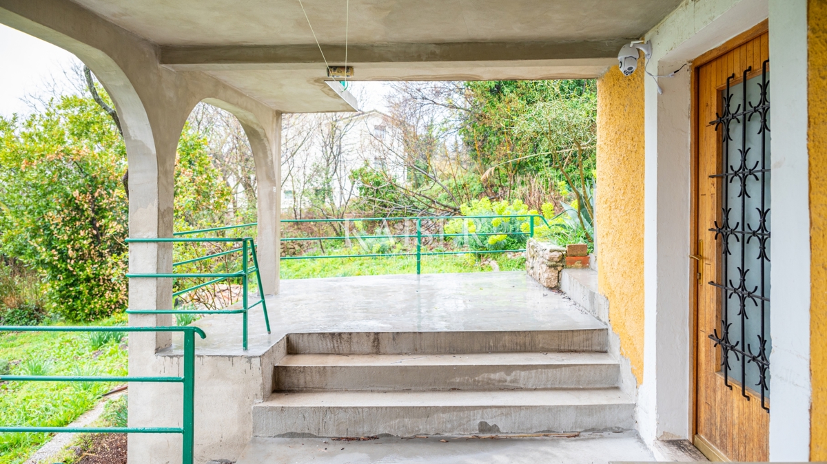 Rijeka, Kostrena - casa con una bella vista e giardino