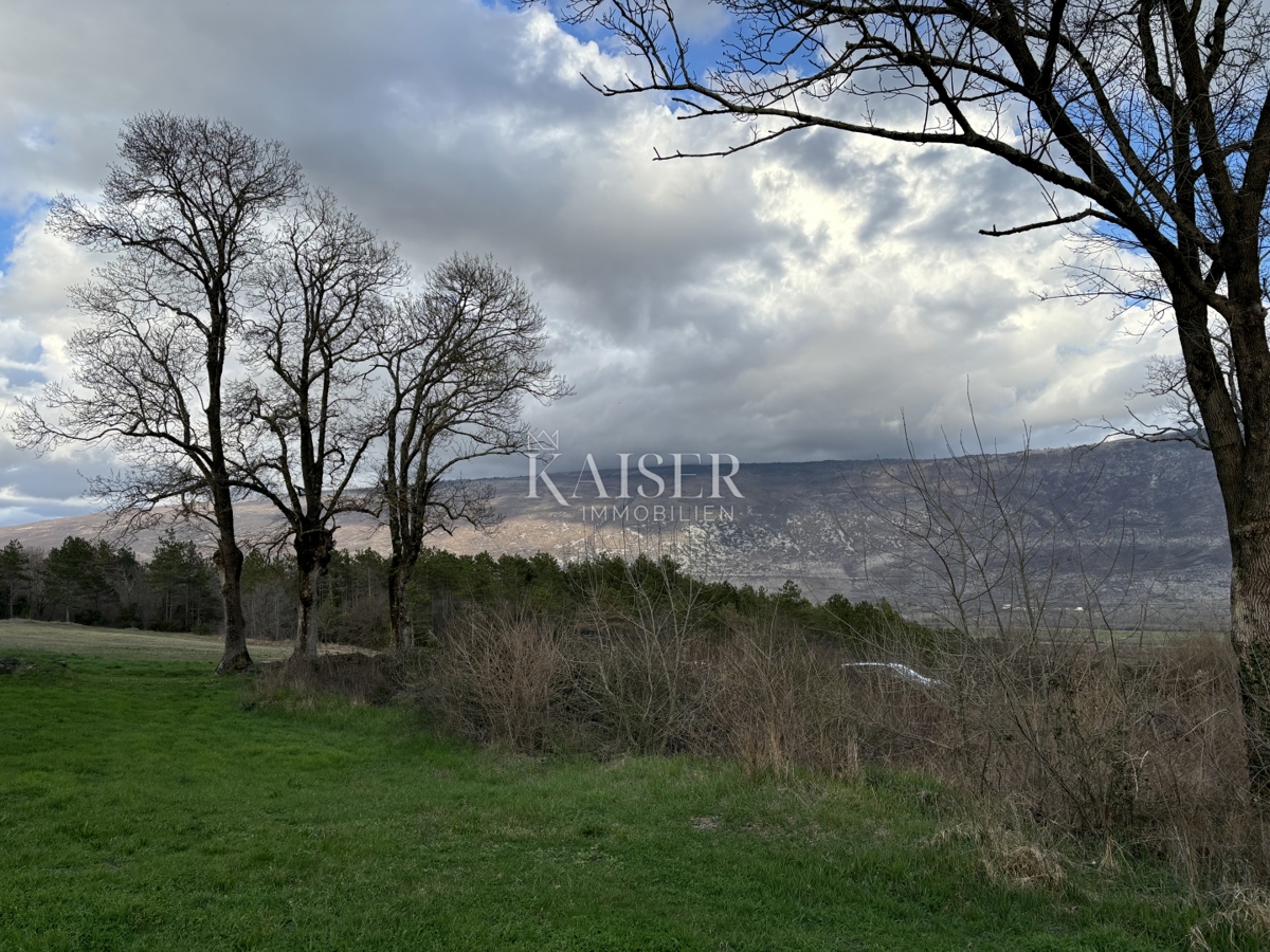 Istria, Labin - case da ristrutturare in posizione tranquilla, 188 m2