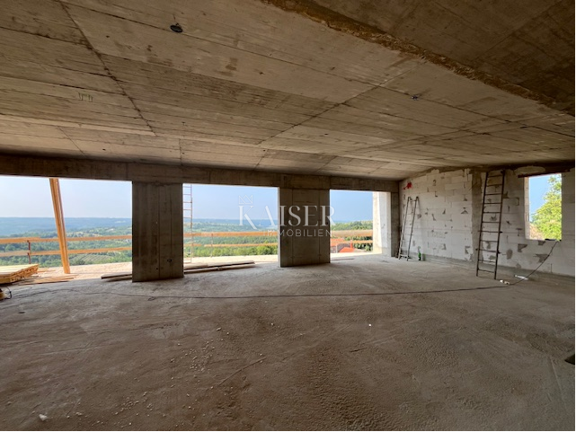 Istria, Buie, dintorni - villa 280m2 con piscina a sfioro e splendida vista 