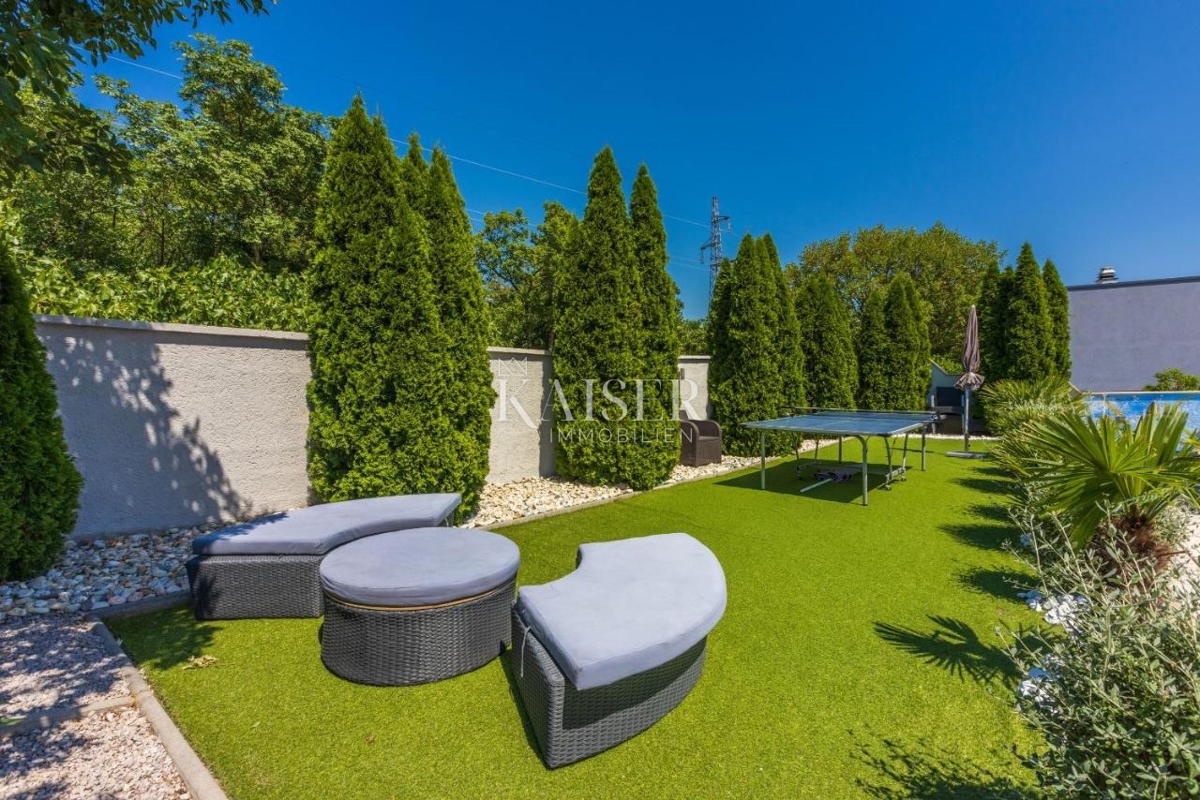 Crikvenica - casa con 12 camere da letto in posizione tranquilla