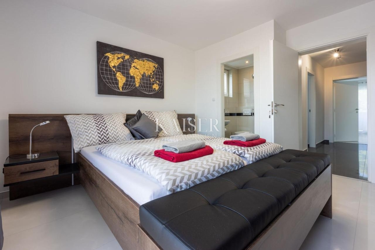 Crikvenica - casa con 12 camere da letto in posizione tranquilla