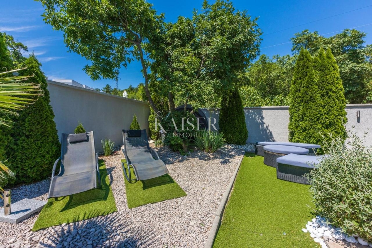 Crikvenica - casa con 12 camere da letto in posizione tranquilla