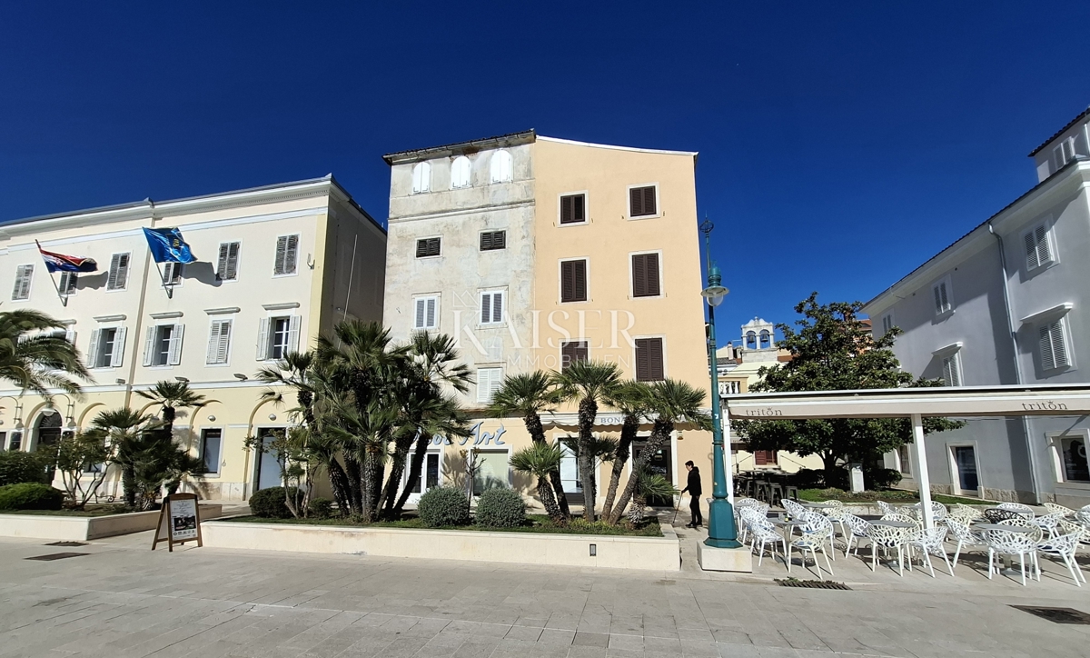 Mali Lošinj, casa 144 m2 con spazio commerciale