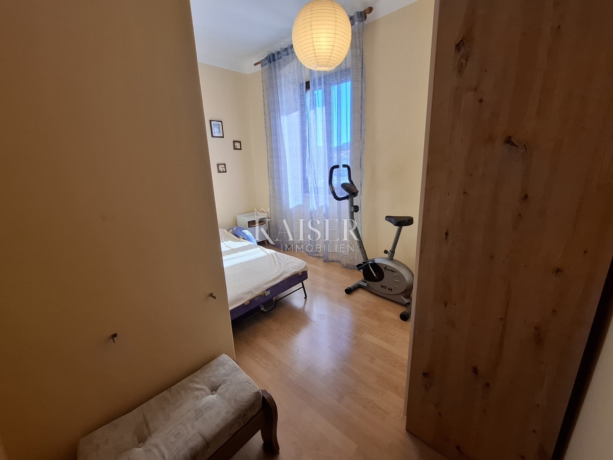 Mali Lošinj, casa 144 m2 con spazio commerciale