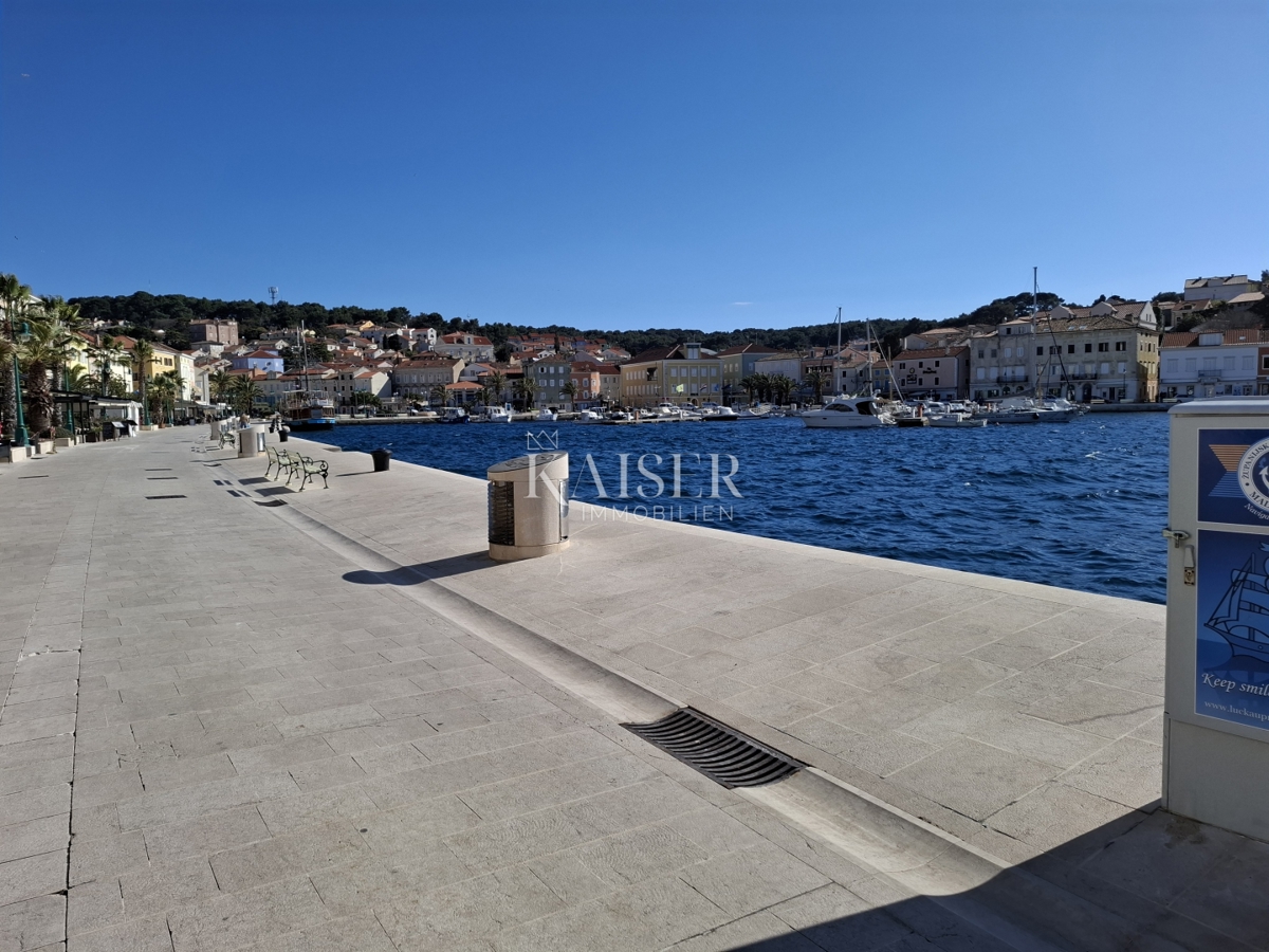 Mali Lošinj, casa 144 m2 con spazio commerciale